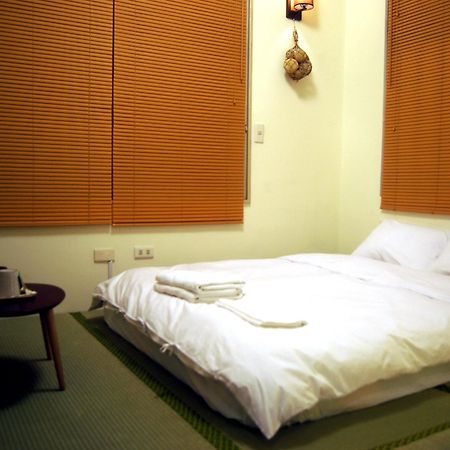 Love Hostel Tainan Buitenkant foto