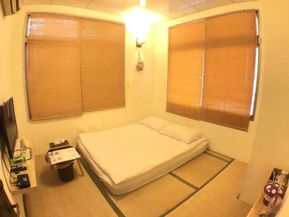 Love Hostel Tainan Buitenkant foto
