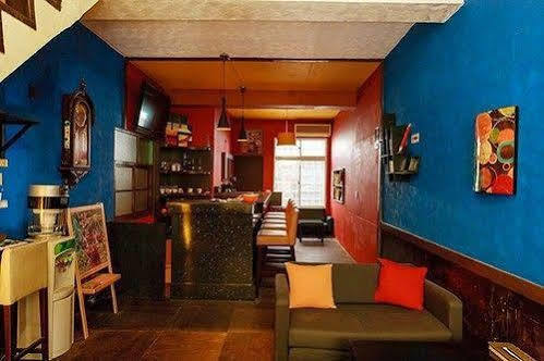 Love Hostel Tainan Buitenkant foto